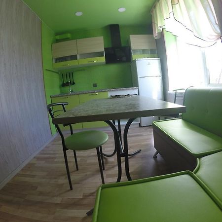 Apartmens On Khabarovskaya Apartment Кривой Рог Екстериор снимка