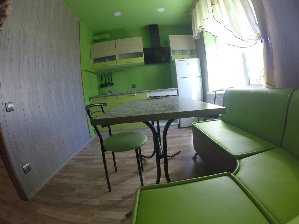 Apartmens On Khabarovskaya Apartment Кривой Рог Екстериор снимка